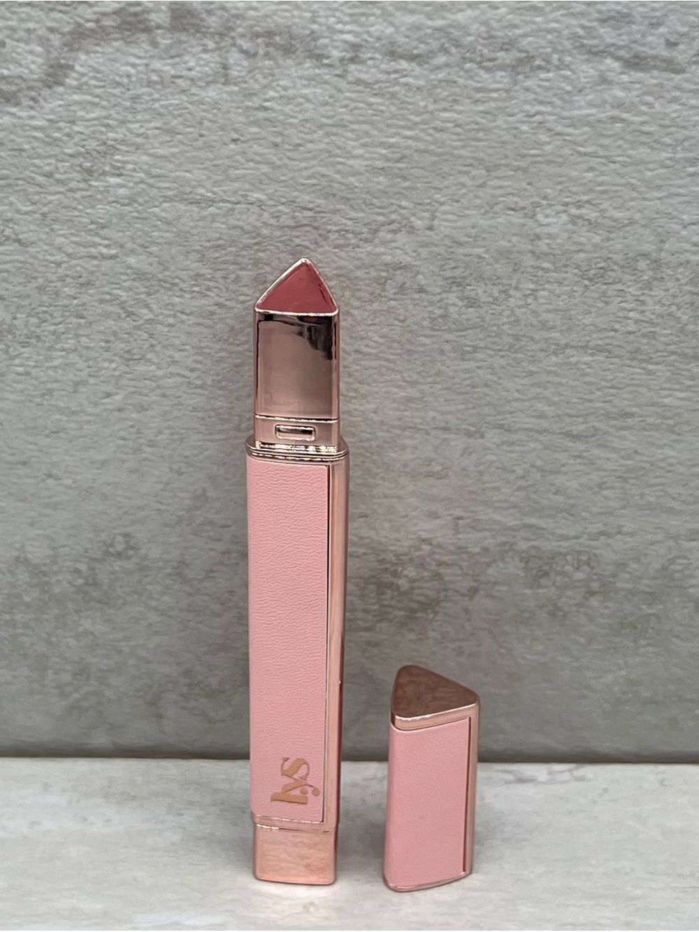 💥 One LYS Beauty Speak Love Lip-Plumping Glossy Lip Balm in Truthful (nude)